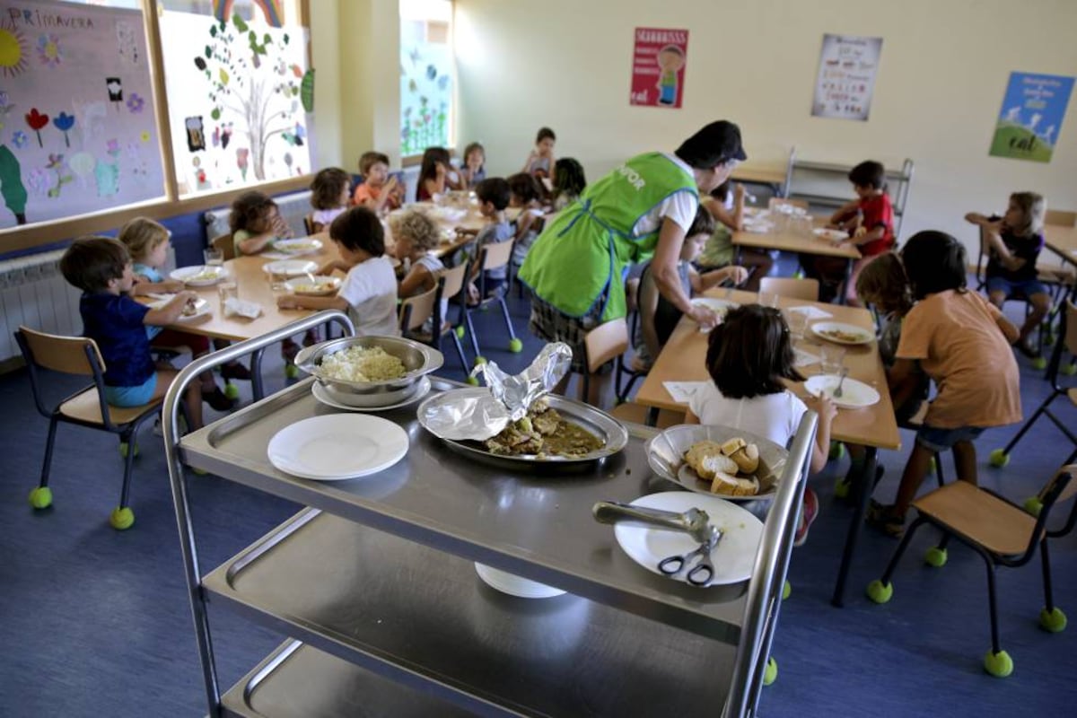 L'ONG Educco demande un investissement de 1,3 milliard d'euros pour fabriquer la salle à manger scolaire gratuitement en Catalogne