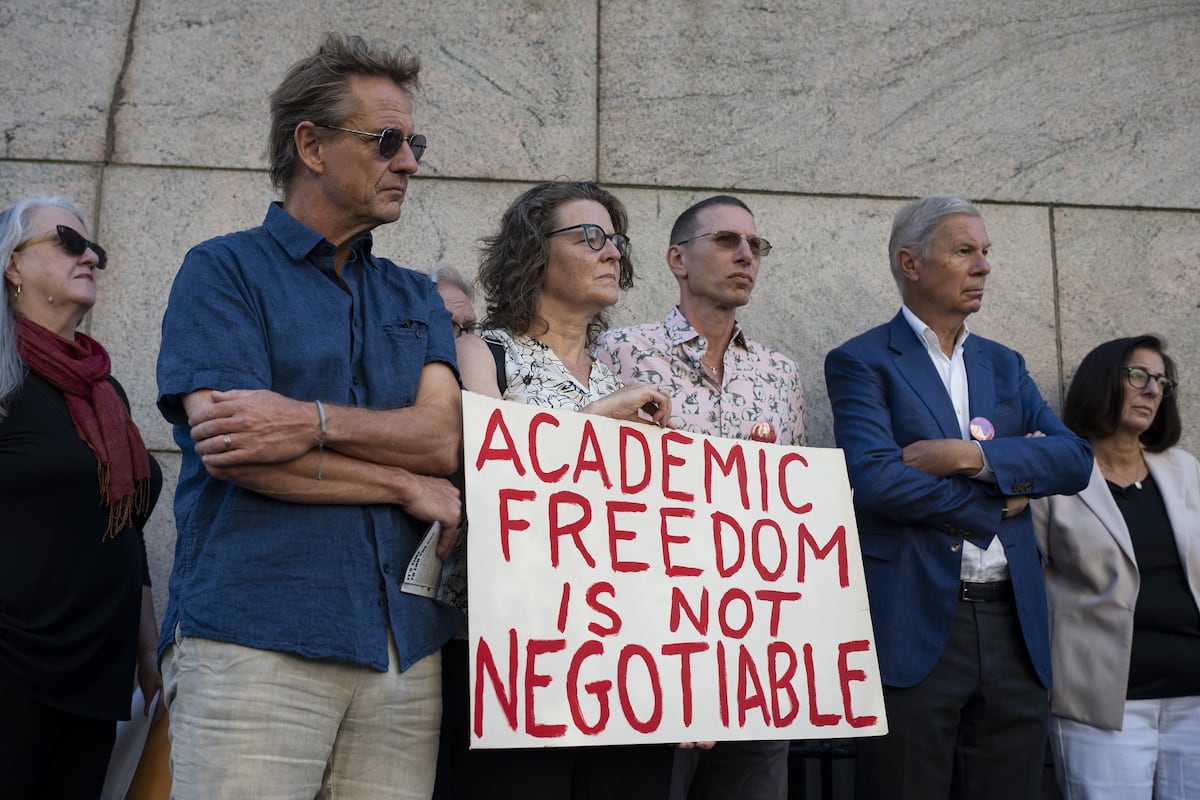 Les syndicats des enseignants exigent Trump pour les raids dans les écoles