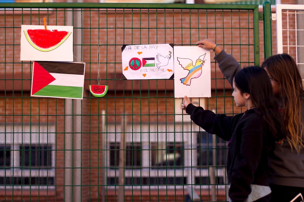 Maintenant, le mardi, ils sont par la Palestine: les associations de parents de Madrid effectuent des actions de plainte chaque semaine