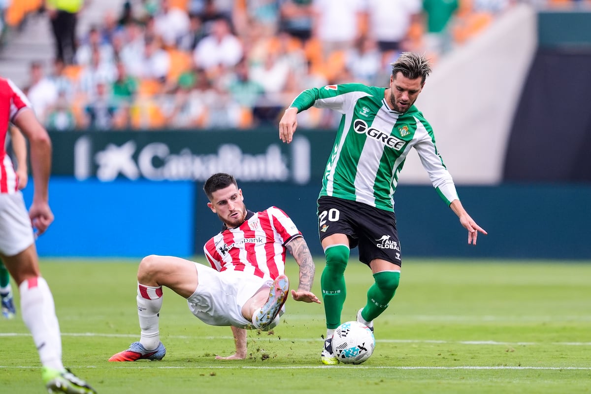 Un iron athlétique Achica al Betis