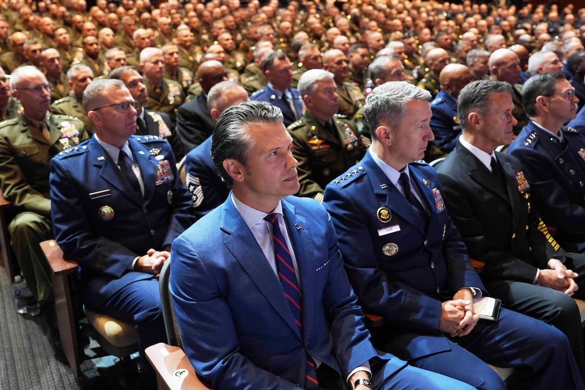 Trump Arenga aux hauts contrôles militaires pour combattre « une invasion intérieure » aux États-Unis