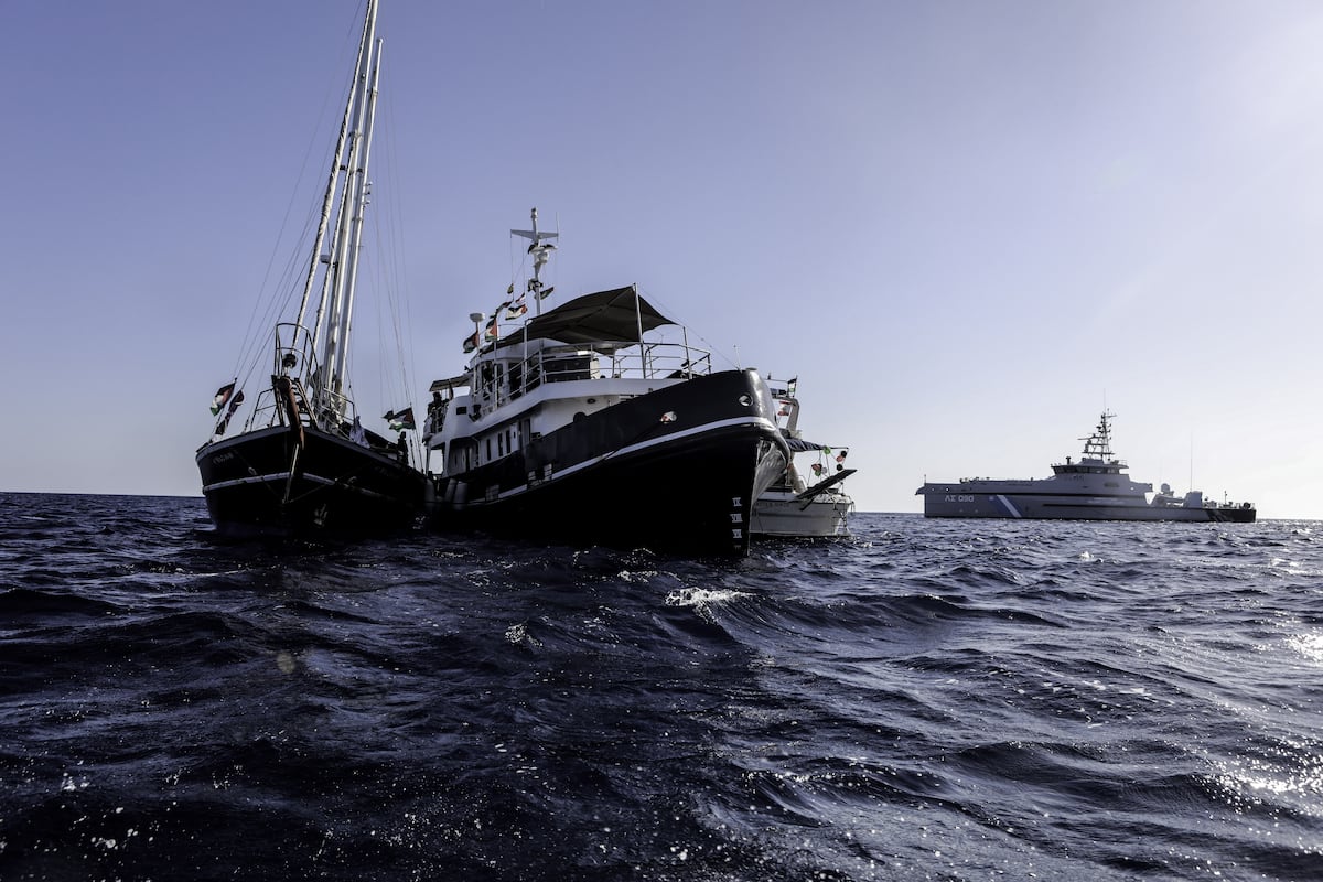 La flottille avec l'aide de Gaza dénonce la première « attaque intimidante » des navires de l'armée israélienne