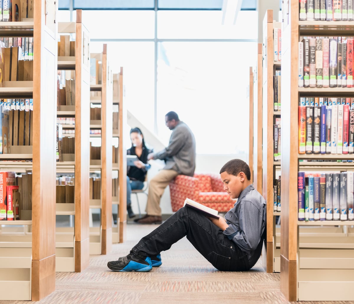 L'interdiction des livres dans les écoles publiques aux États-Unis devient normale : près de 7 000 titres ont été interdits l'année dernière