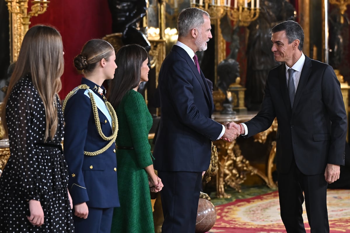 Sánchez part avant la réception au Palais Royal pour préparer le voyage en Égypte