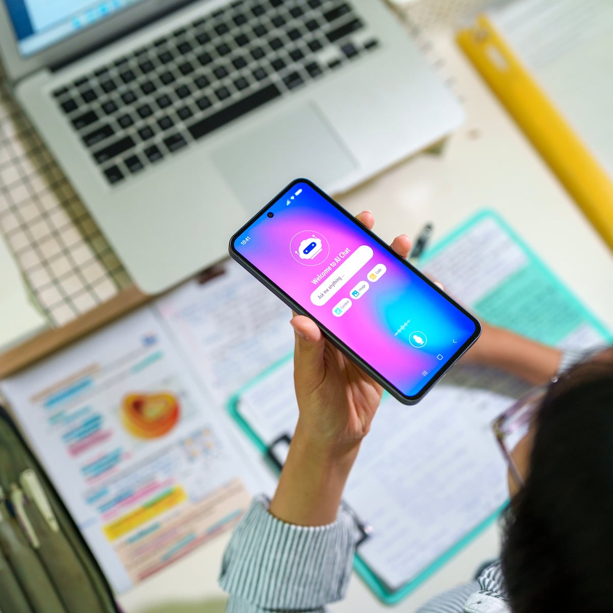 Cinq applications qui peuvent être utiles si vous étudiez et vous noyez dans vos notes