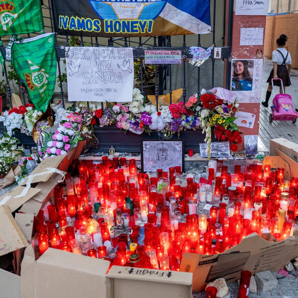 Le suicide qui secoue Séville : des mineurs harcelés, des parents dévastés, une école désignée et un quartier divisé