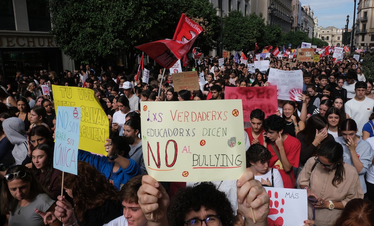 Des milliers d'étudiants descendent dans la rue pour protester contre le harcèlement : « Ce n'est pas un jeu d'enfant »