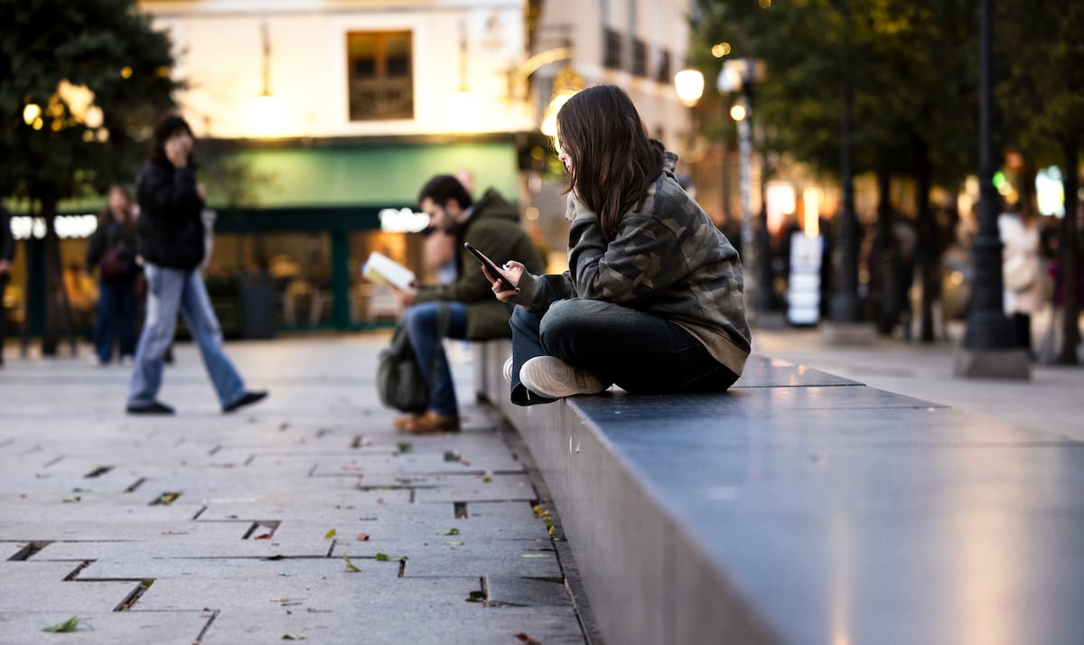 Grammaire numérique: enlèvement de l'attention et de la manipulation du désir
