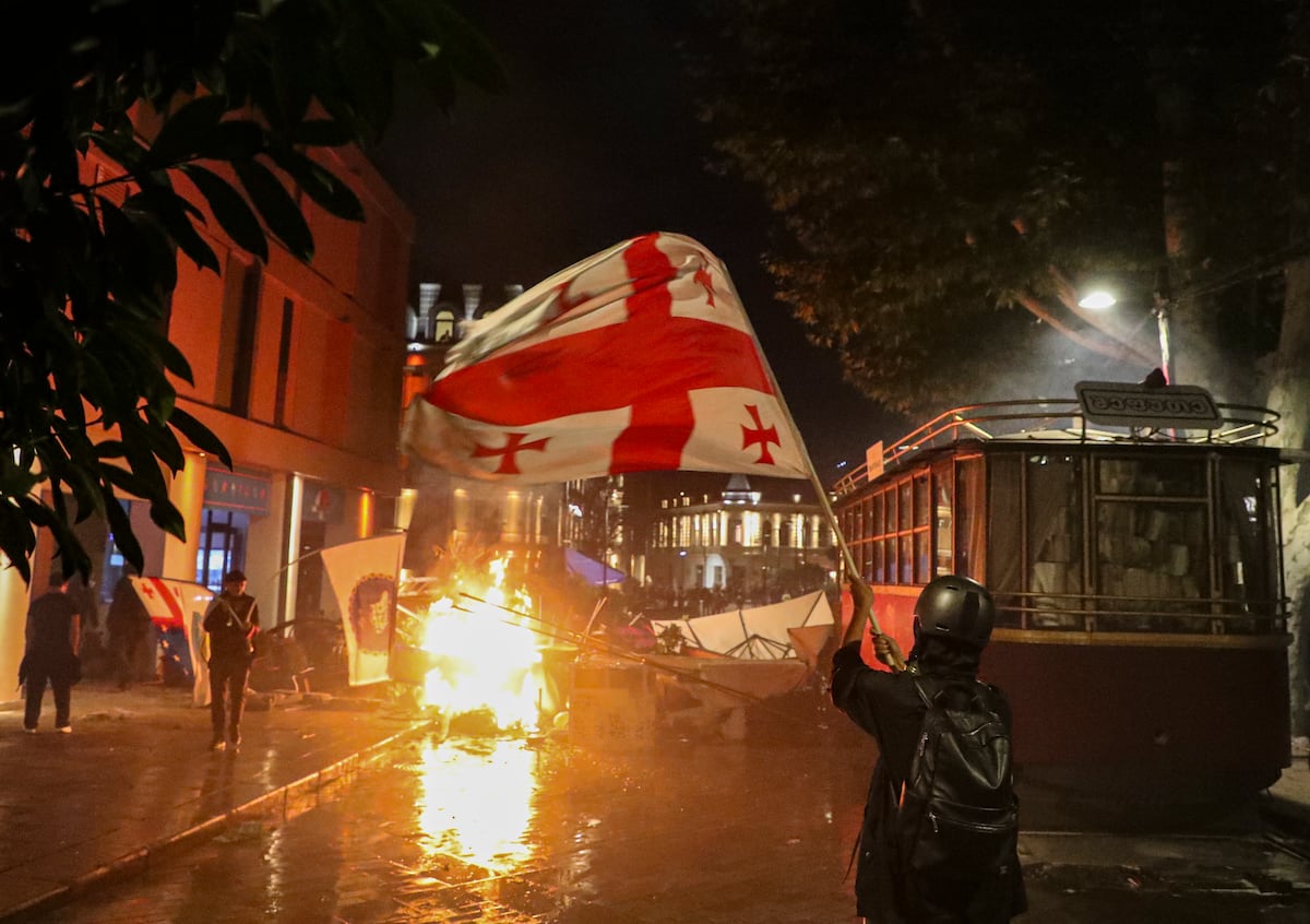 Le gouvernement de Géorgie criminalise les manifestations de l'opposition après des perturbations devant le palais présidentiel