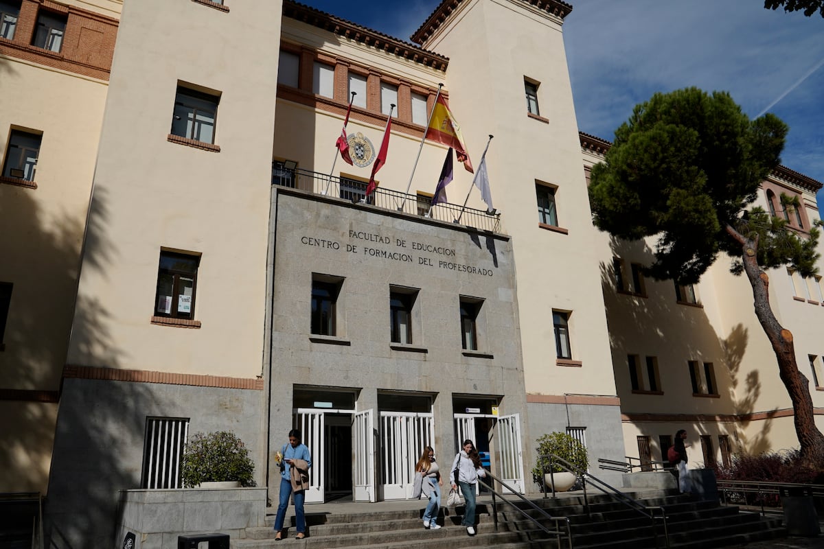 Les Facultés d'Éducation proposent que la maîtrise secondaire dure deux ans et les diplômes d'enseignement cinq ans.