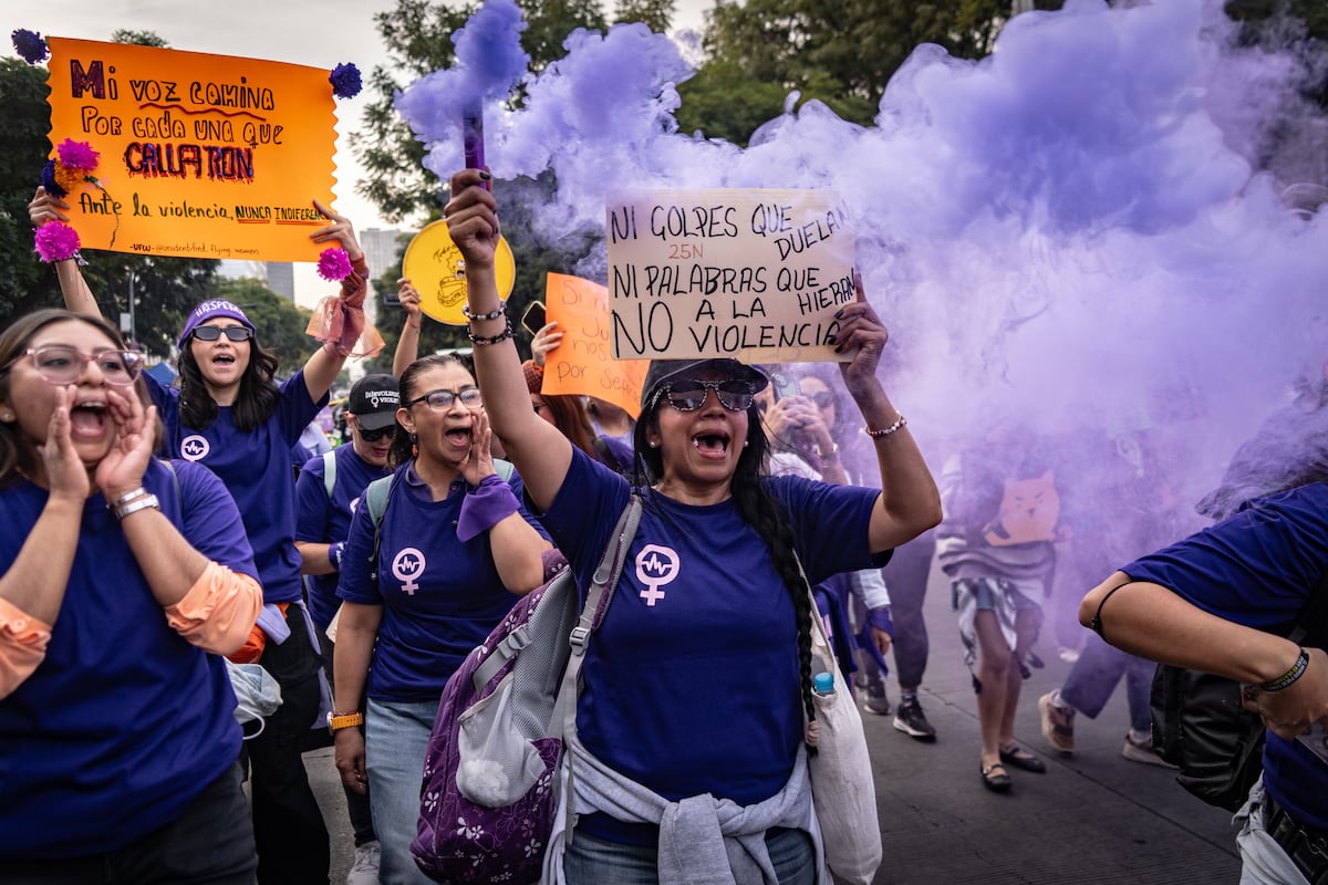 Des centaines de femmes défilent sans incident sur le 25N à Mexico