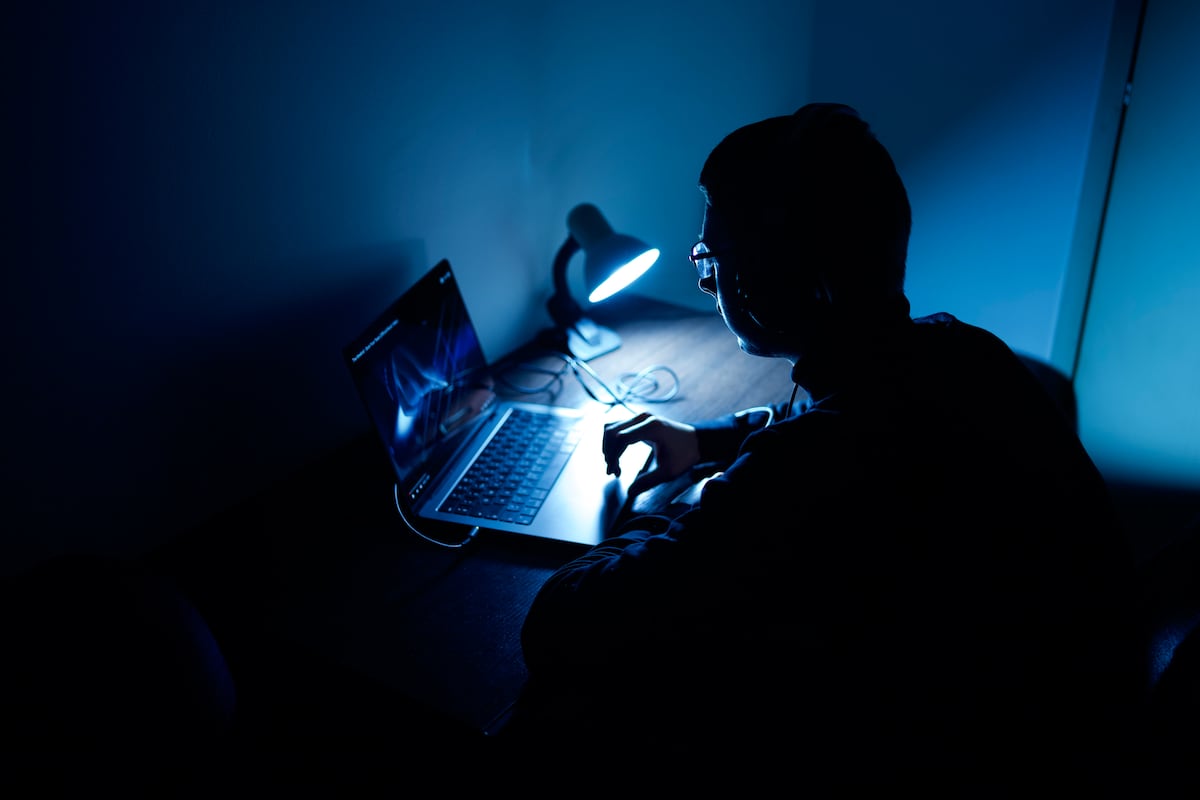 C’est ainsi que la pornographie affecte les adolescents : « Ils peuvent commettre des délits en reproduisant ce qu’ils voient »