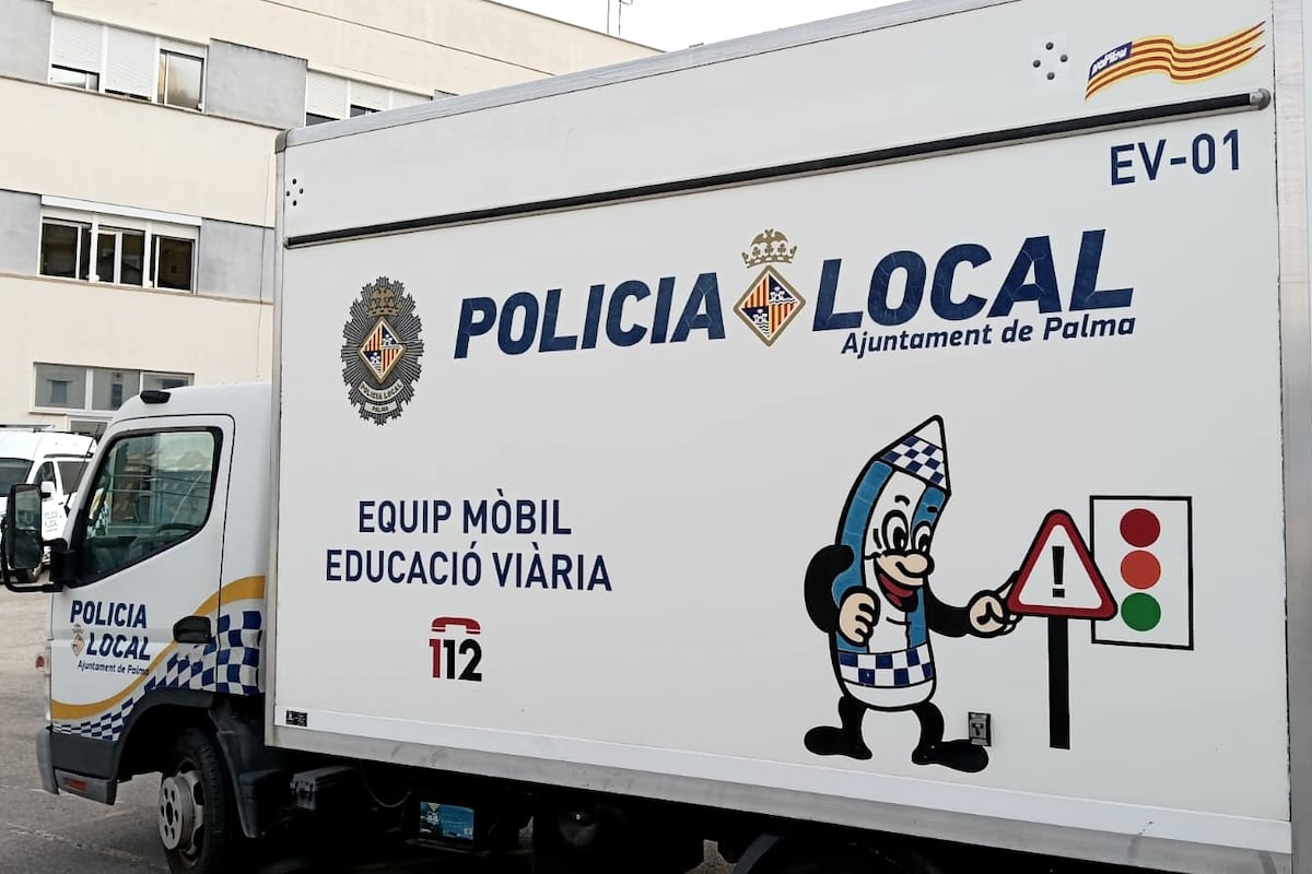 Ils trouvent un mineur seul dans une école de Palma un jour non scolaire