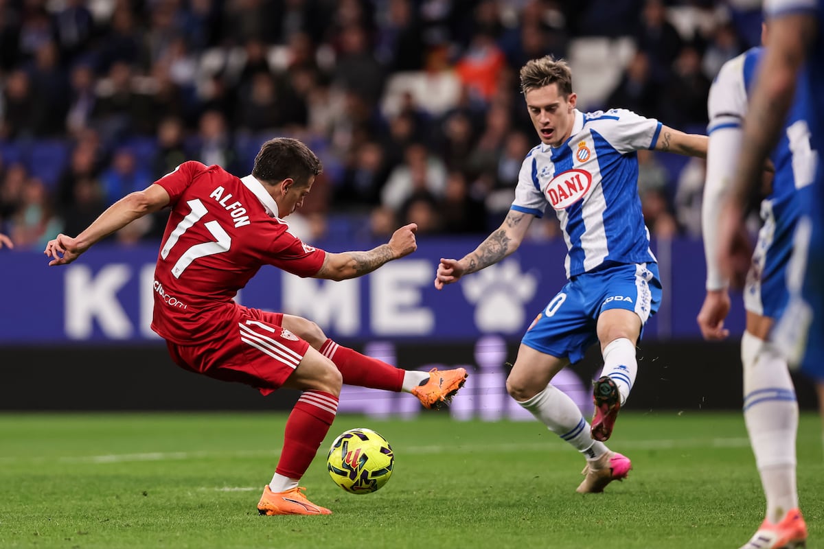L'Espanyol souffre, mais bat un grand Séville
