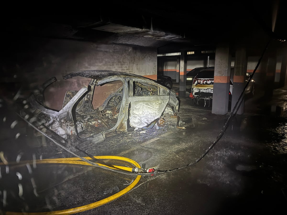 L'incendie de deux voitures dans un garage à Colmenar Viejo oblige 150 personnes à évacuer