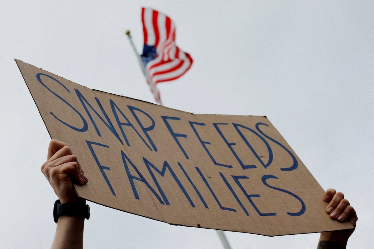 La Cour suprême autorise Trump à suspendre temporairement les bons d'alimentation dont dépendent des millions de personnes
