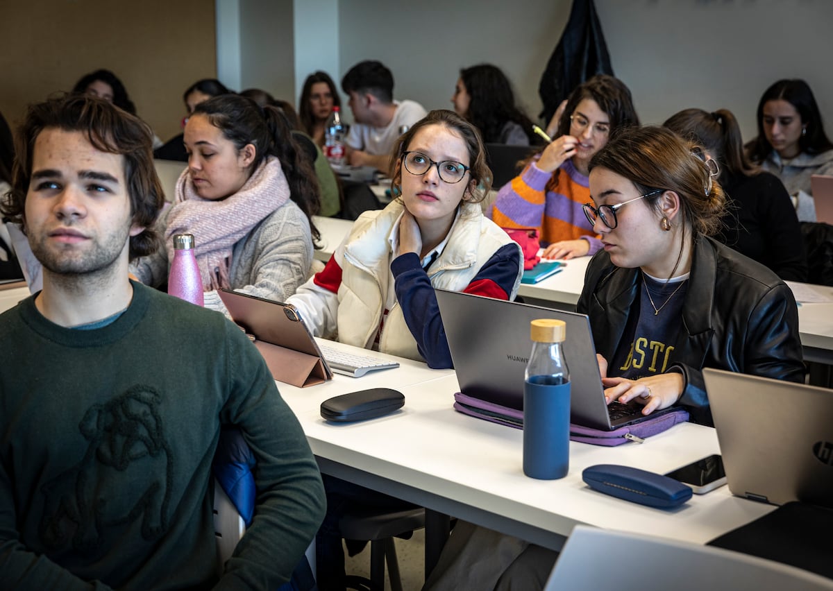 Les doyens conçoivent un master plus exigeant pour les professeurs du secondaire : examen d'entrée et contrôles pour éviter la fuite des privés