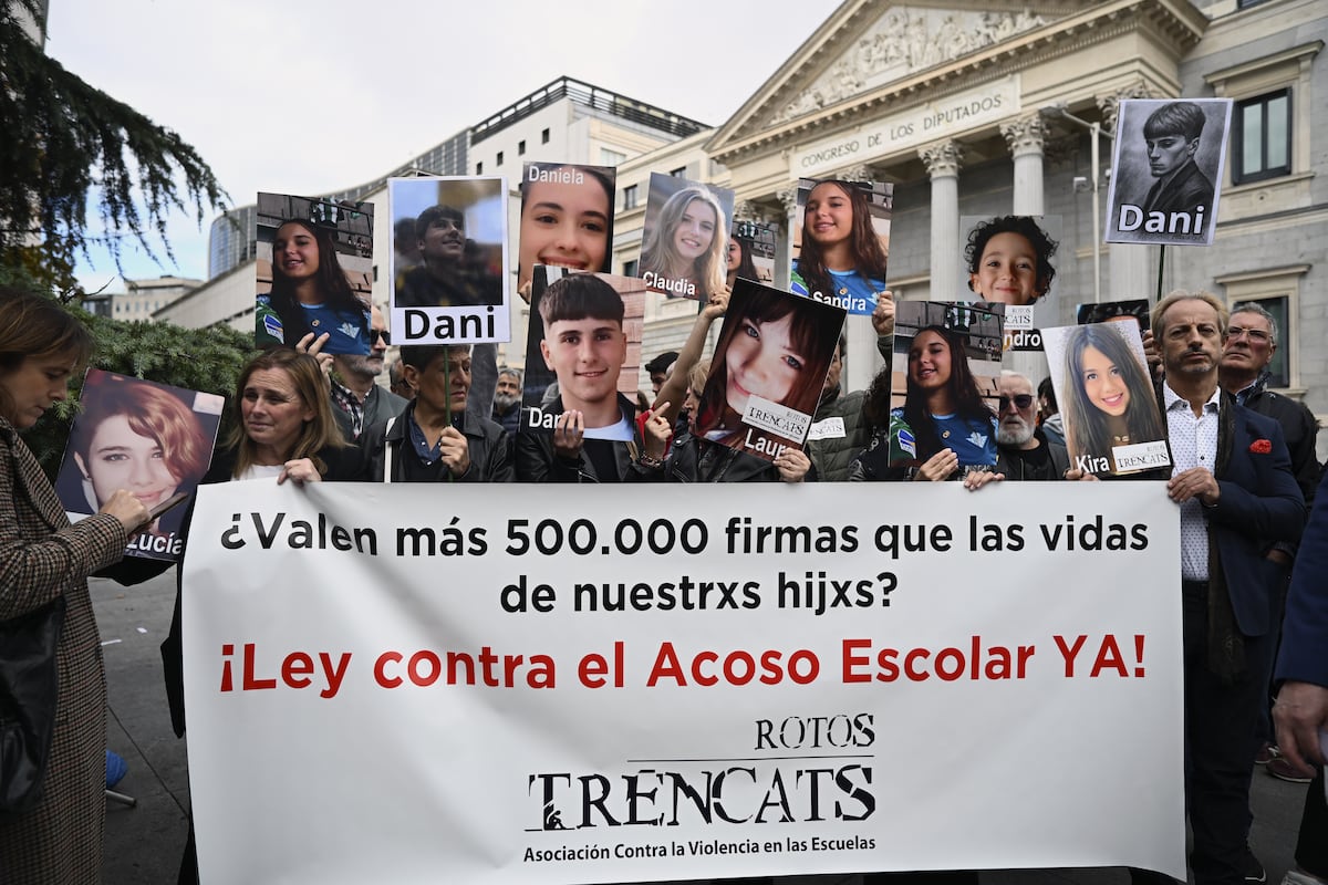 Les proches des victimes de harcèlement réclament devant le Congrès une loi contre le harcèlement : « Combien d’enfants doivent mourir ?