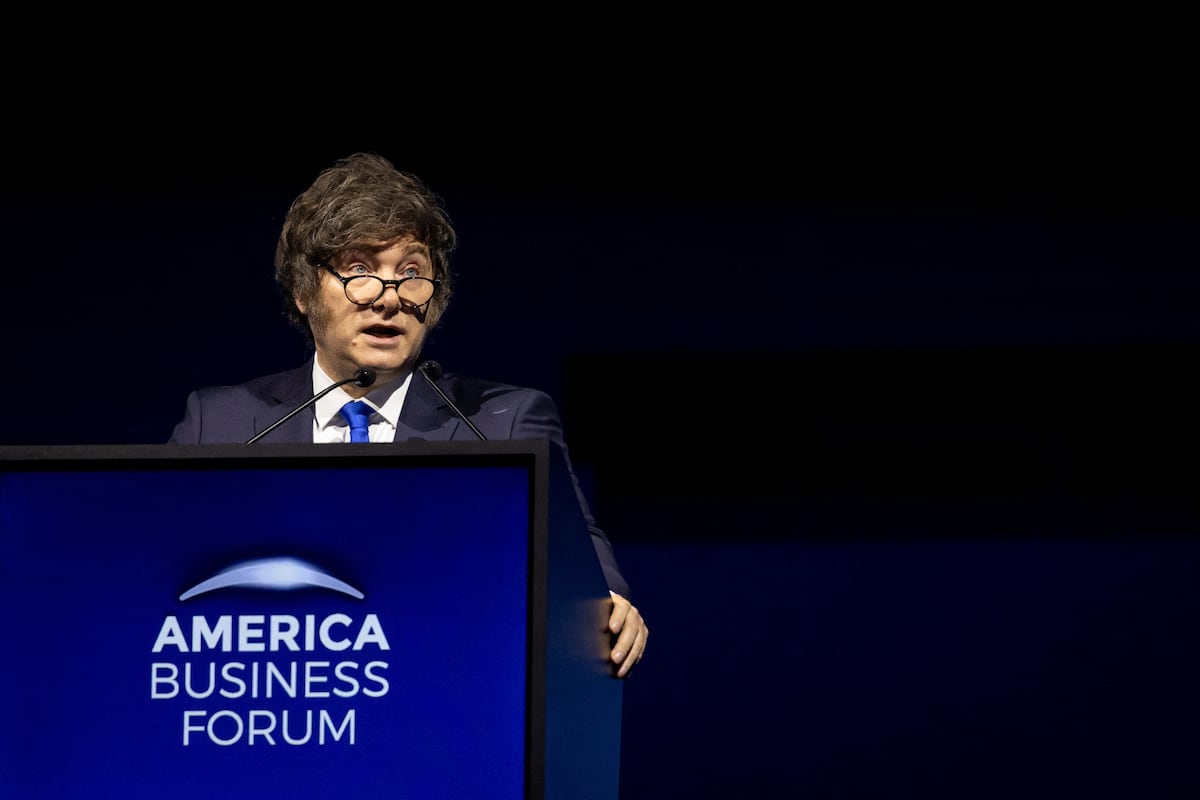 Milei propose lors d'un forum d'affaires à Miami de durcir la législation pénale : « En Argentine, celui qui le fait paie »