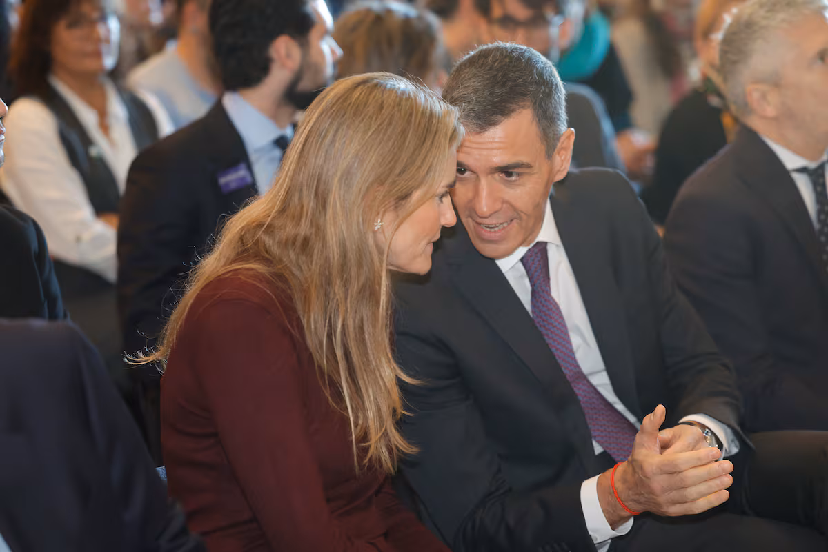 Sánchez, contre la Commission européenne : « Le recul avec les voitures à combustion est une erreur historique »