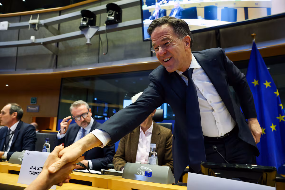 Mark Rutte assure que l’Europe n’a pas la capacité de se défendre : « Continuez à rêver »
