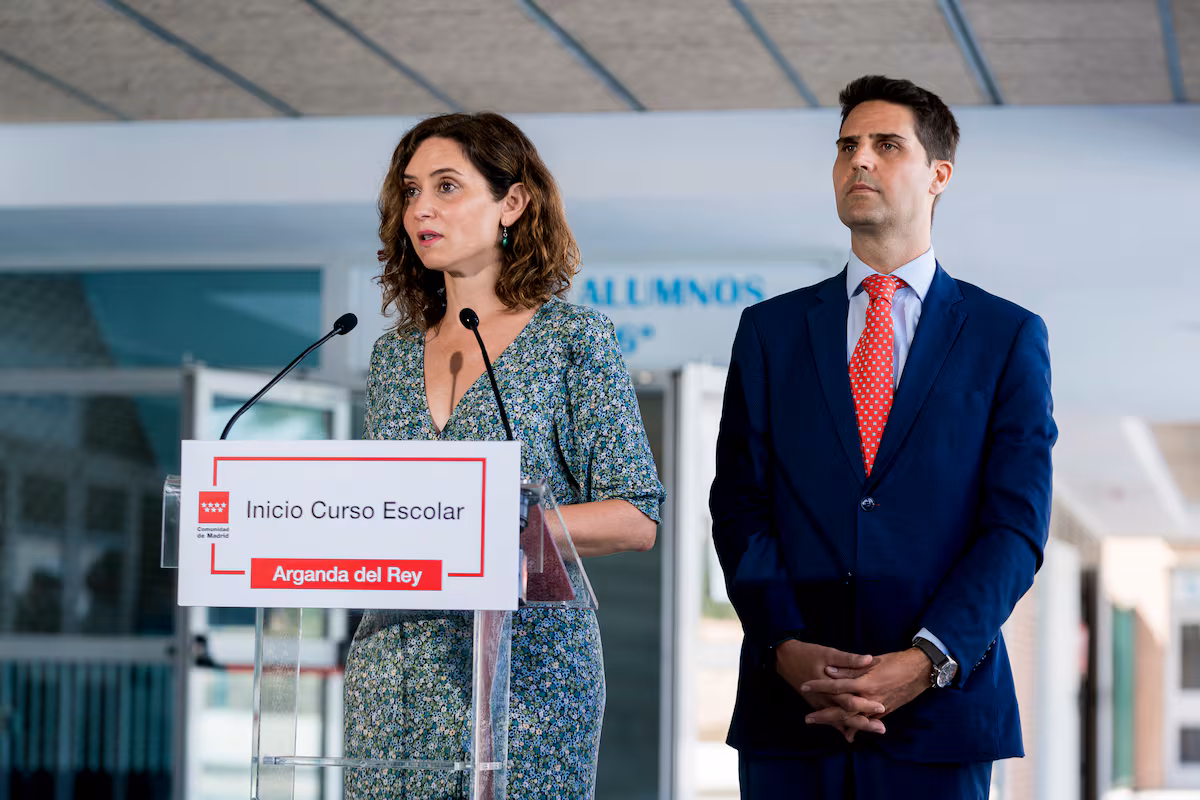 L'aile dure du PP contre les « pocholos » : c'est ainsi qu'a éclaté la première grande crise du gouvernement Ayuso