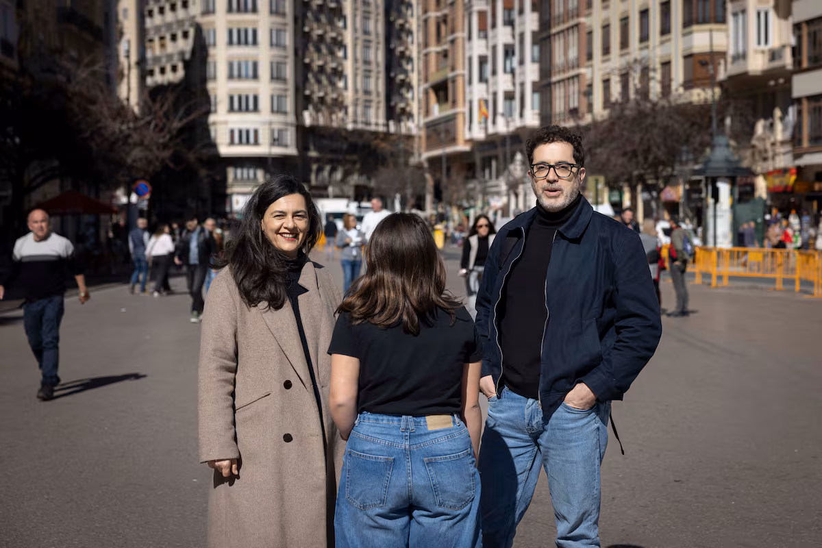 Les familles les plus riches remplacent les plus pauvres comme celles qui donnent le moins de téléphone portable à leurs enfants : « Leur socialisation doit être physique »