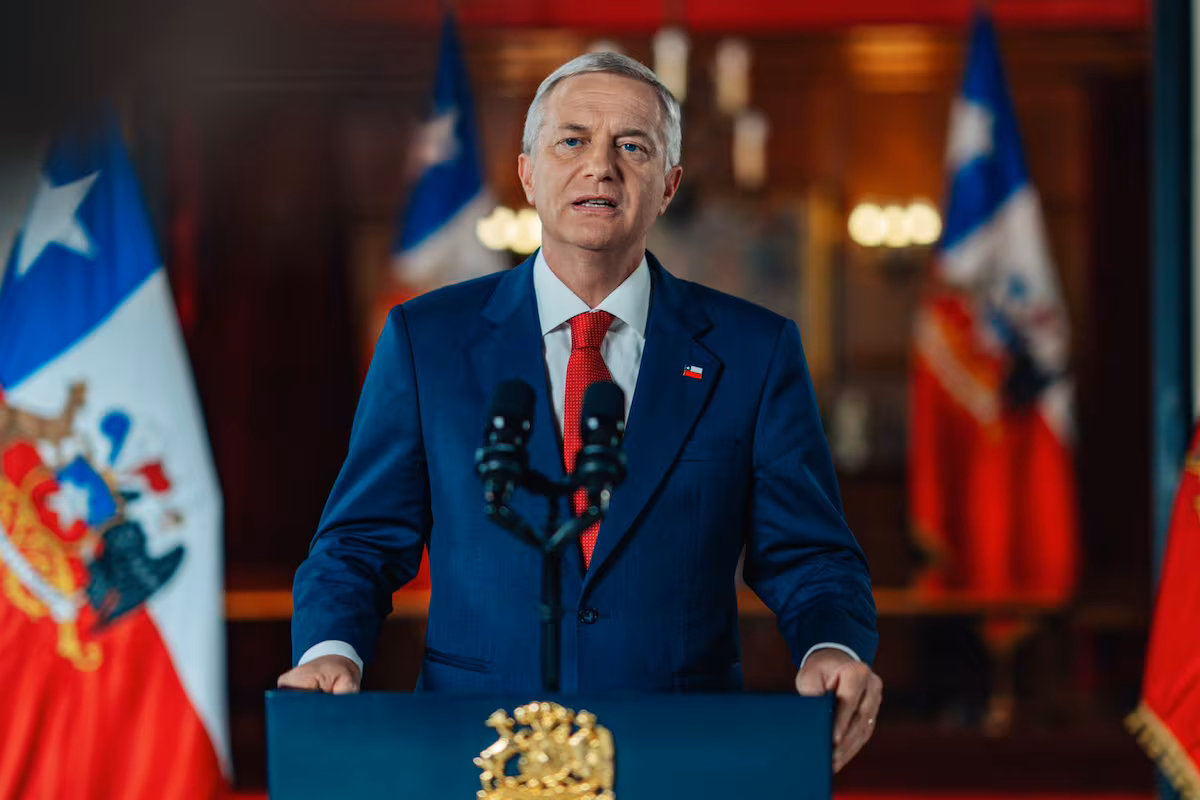 Kast présente une « loi de reconstruction » pour que « l'espoir revienne » au Chili : « Ce n'est pas une initiative idéologique »