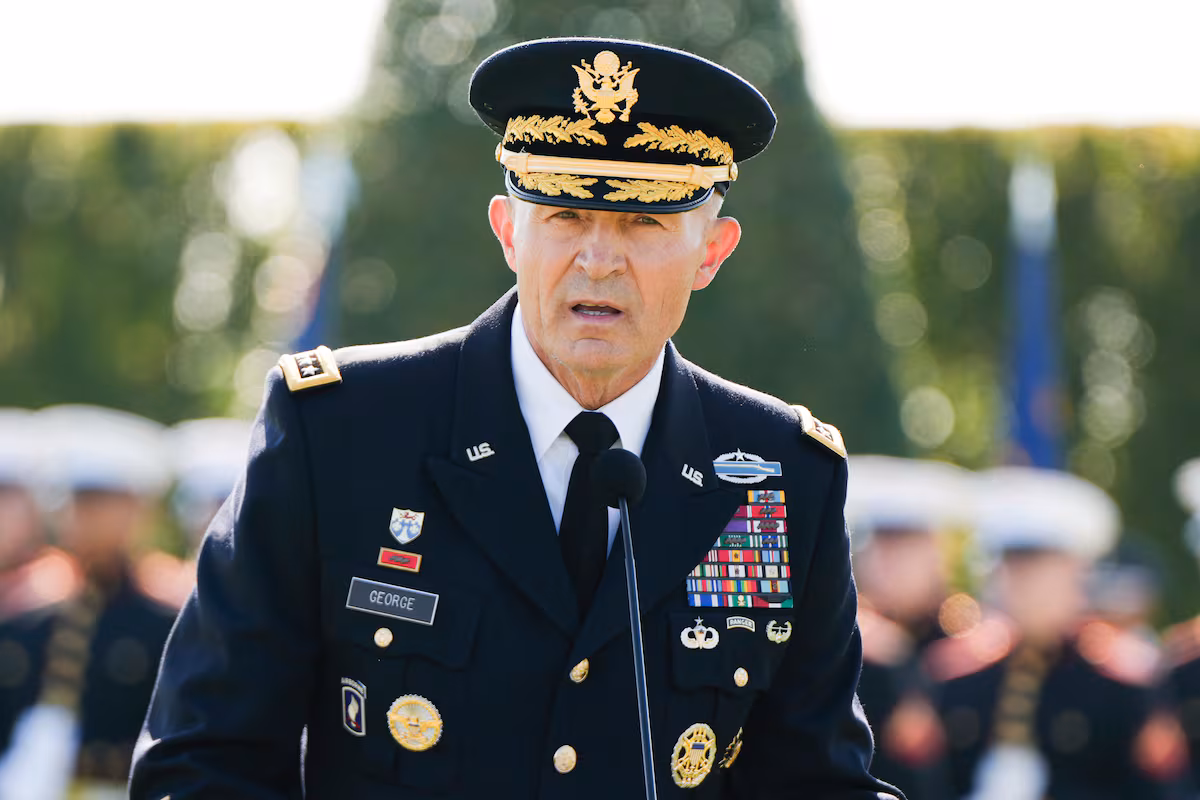 Le chef du Pentagone force le haut commandement de l'armée à démissionner