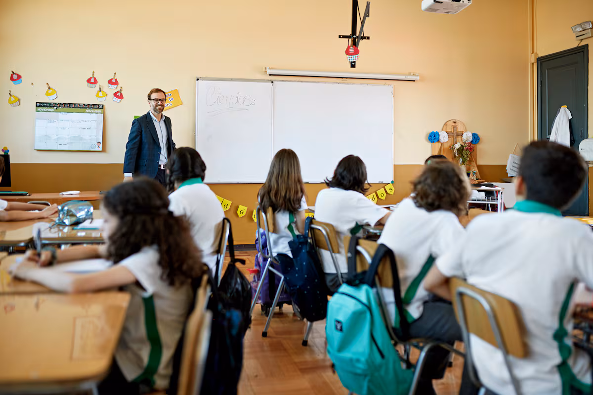 Les écoles chiliennes ouvrent la porte aux détecteurs de métaux pour mettre fin à la violence