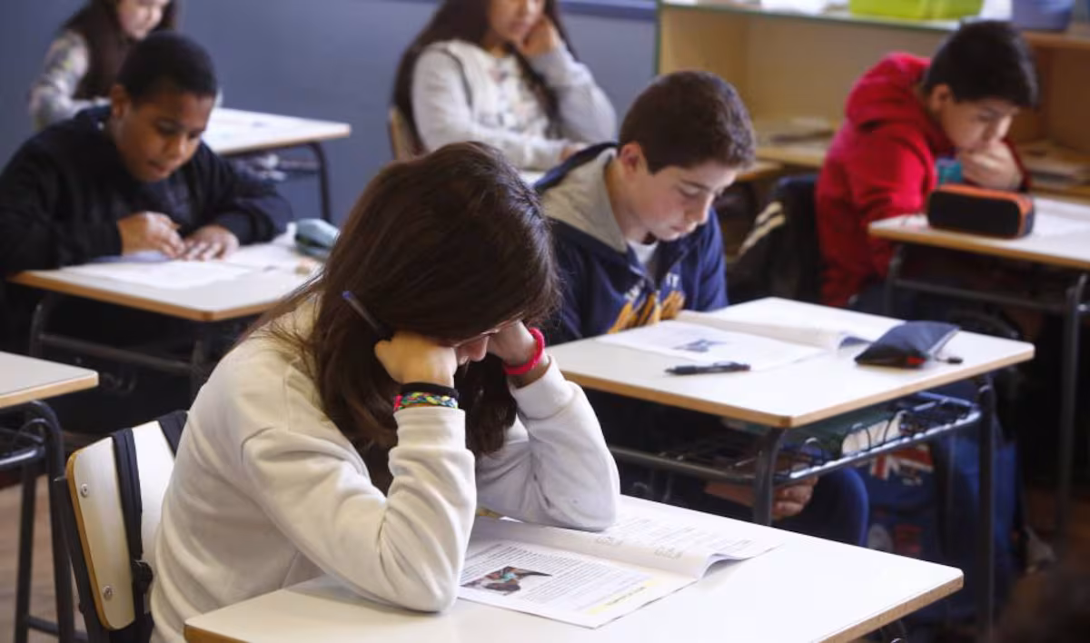 Plus de 280 000 étudiants à Madrid commencent les examens pour évaluer leurs connaissances