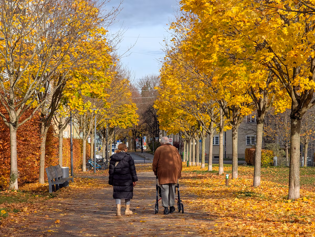 Prendre soin de nos parents est-il une obligation morale au-delà de l’affection ?