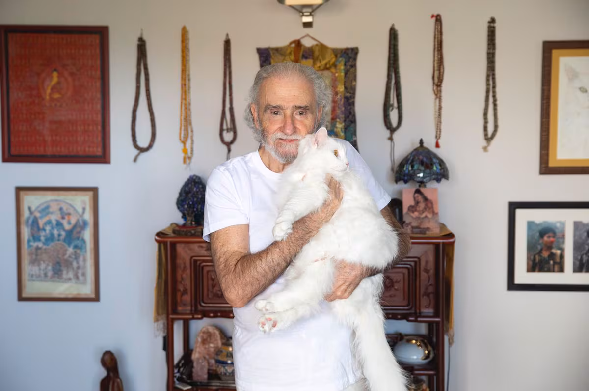 Ramiro Calle, professeur de méditation, à propos des chats : « Ce sont des yogis naturels. Ils entrent dans des états d'extase les yeux perdus dans l'infini et se détendent comme personne d'autre. »