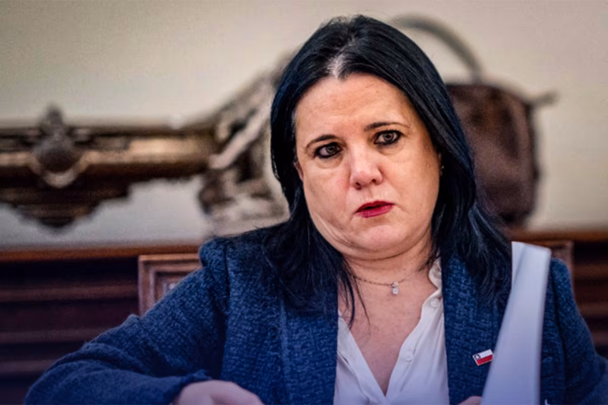 Steirnert exclut un complot «d'un point de vue amoureux» après le départ à la retraite du chef du renseignement du PDI