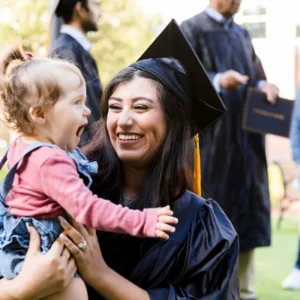 Des obstacles bloquent l’aide aux parents étudiants