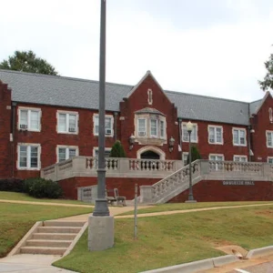 L’État de Jacksonville dissout le Sénat universitaire