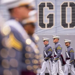 Le juge déclare l’ordonnance de bâillon de la faculté de West Point inconstitutionnelle
