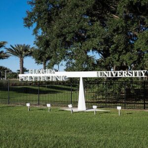 Un aspirant accréditeur approuve sa première institution