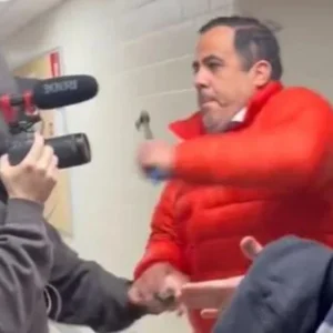 Le professeur du Ohio State Civics Center qui s’est attaqué au caméraman démissionne