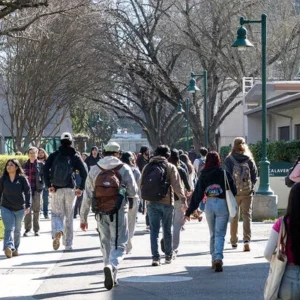 Excelencia in Education donne des certifications à 21 institutions